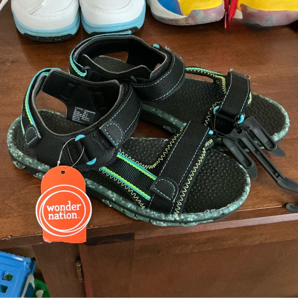 Wonder Nation Kids Sandals in Black with Green Highlights